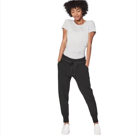 lululemon press pause jogger